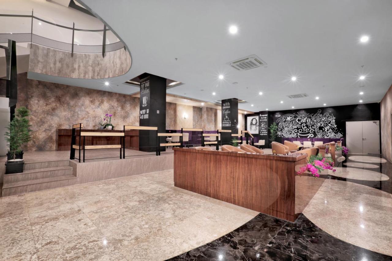 Favehotel S. Parman Medan Exterior photo